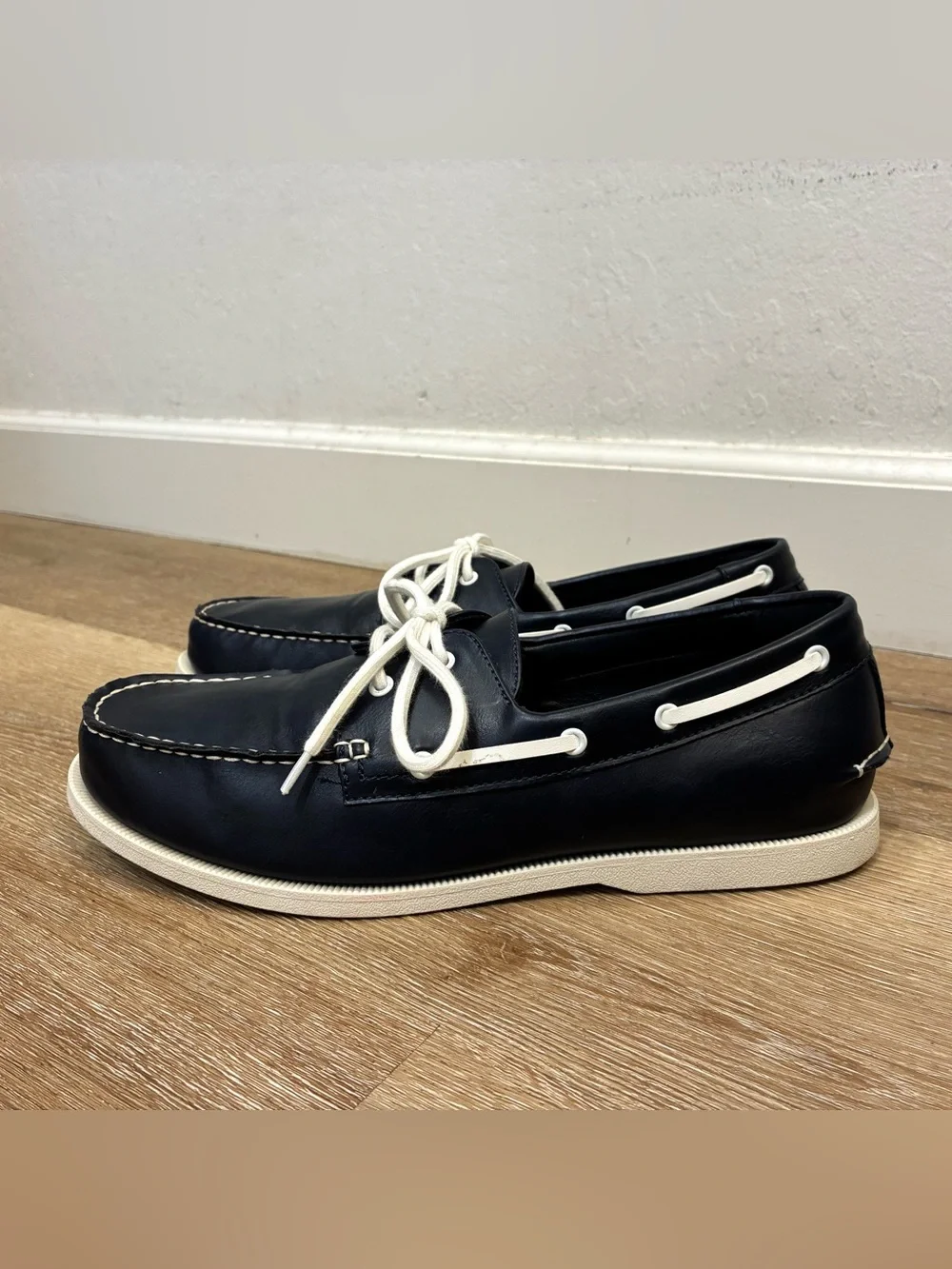 Club Room Men’s Elliot Boat Shoes Size 11 Color: Navy Excellent Condition